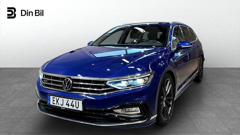 Blå Begagnad 2021 VW Passat R-line Kombi | 309 900 kr (Lite dyr) - Bild 1/4