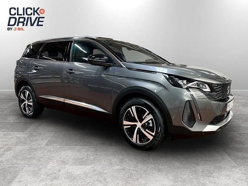 Grå Begagnad 2024 Peugeot 5008 GTi Minibuss | 339 000 kr (Marknadspris) - Bild 1/4