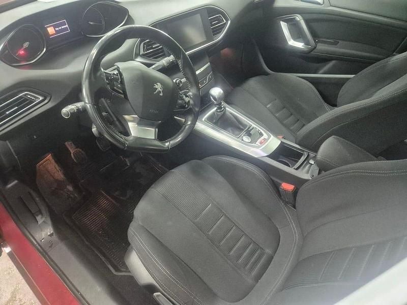 Begagnad Peugeot 308 125 HK (91 kW) 2014