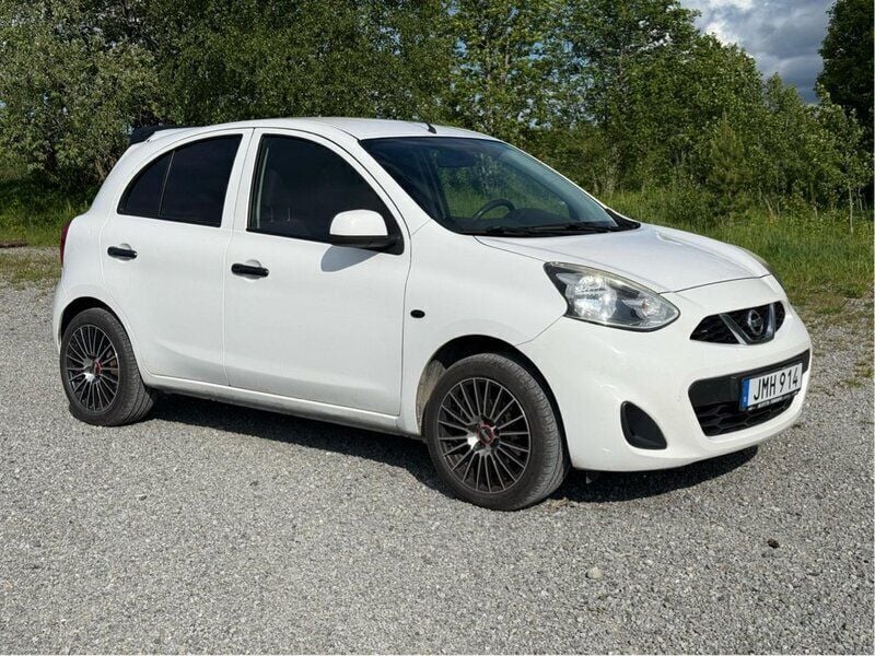 Vit Begagnad 2014 Nissan Micra Halvkombi | 43 000 kr (Marknadspris) - Bild 1/4