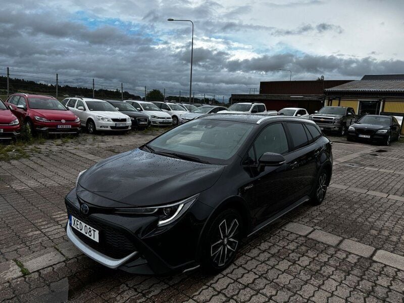 Svart Begagnad 2021 Toyota Corolla Kombi | 279 875 kr (Dyr) - Bild 1/4