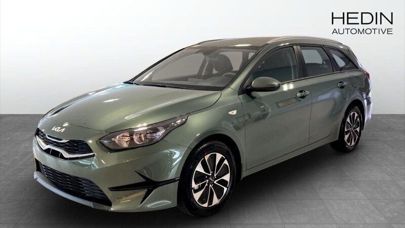 Grön (green) Ny 2025 Kia Ceed Sportswagon Kombi | 254 656 kr (Bra pris) - Bild 1/4
