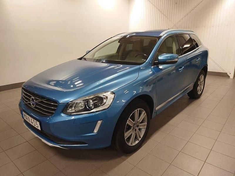 Begagnad Volvo XC60 Summum 190 HK (139 kW) 2015 Blå (blåmetallic) SUV
