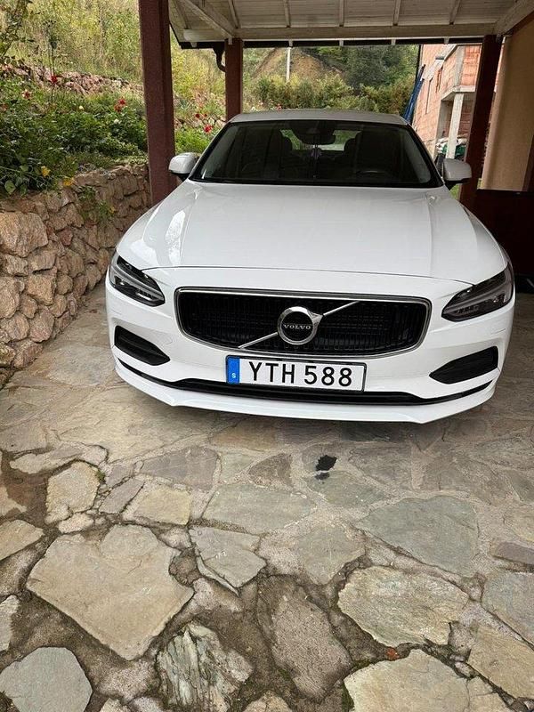 Vit Begagnad 2018 Volvo S90 Momentum Sedan | 185 000 kr (Marknadspris) - Bild 1/4