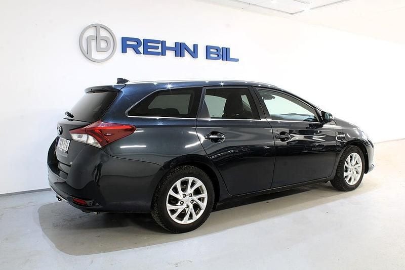 Begagnad Toyota Auris Touring Sports Executive 136 HK (100 kW) 2017 Mörkblå Kombi
