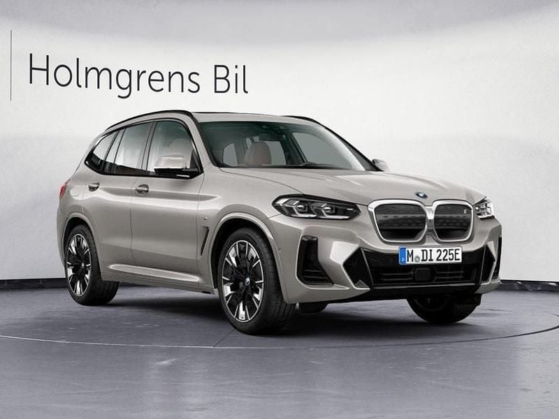 Okänd Begagnad 2023 BMW iX3 M Sport SUV | 529 500 kr (Bra pris) - Bild 1/4