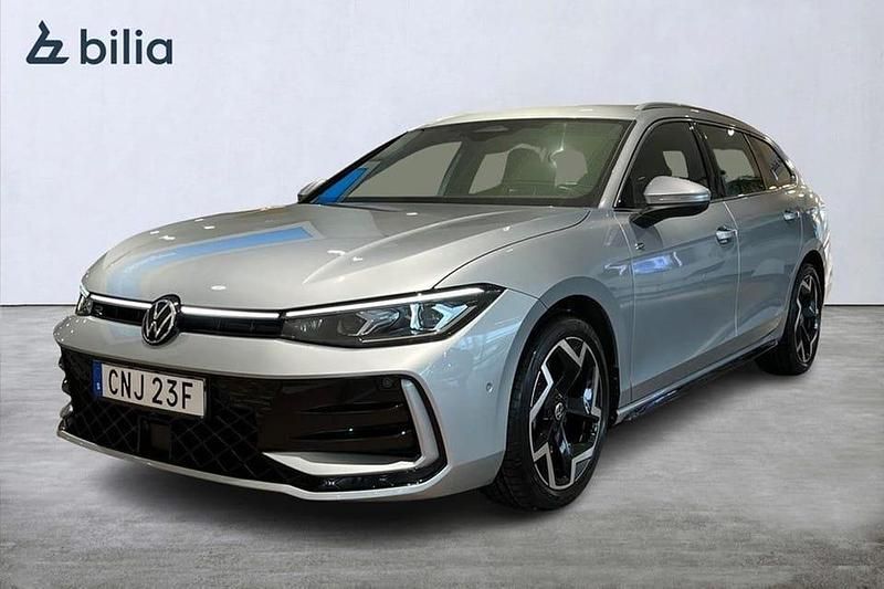Begagnad VW Passat R-line 196 HK (144 kW) 2024 Silver Kombi