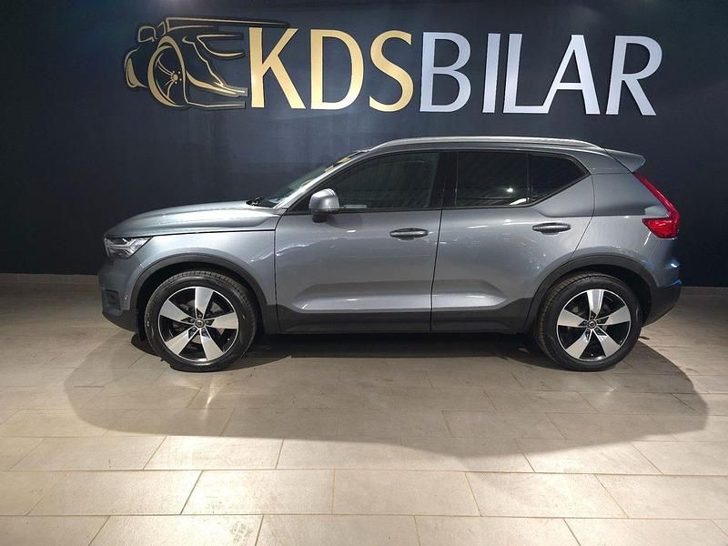 Grå Begagnad 2017 Volvo XC40 Momentum SUV | 199 500 kr - Bild 1/4