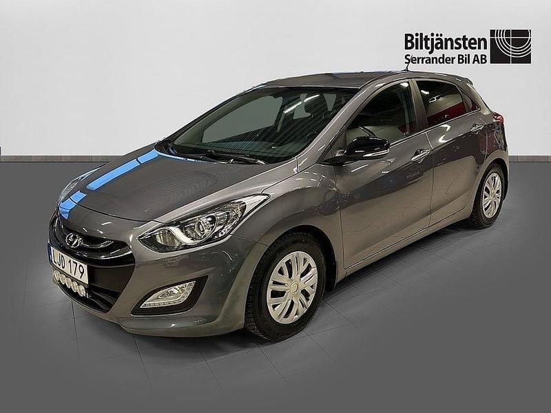 Grå Begagnad 2014 Hyundai i30 Halvkombi | 79 900 kr (Marknadspris) - Bild 1/4