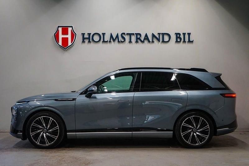 Grå Begagnad 2023 XPENG G9 SUV | 649 800 kr (Lite dyr) - Bild 1/4