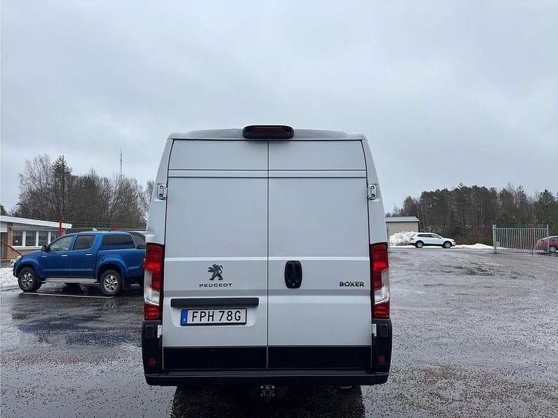 Begagnad Peugeot Boxer 165 HK (121 kW) 2022 Vit Van