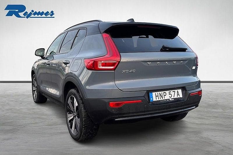 Begagnad Volvo XC40 Core 185 kW (252 HK) 2022 Grå SUV