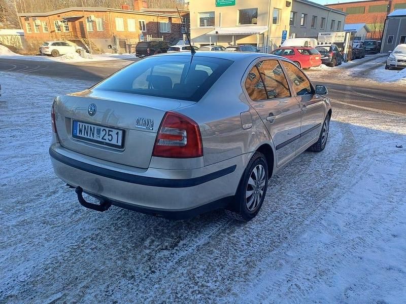 Begagnad Skoda Octavia 140 HK (102 kW) 2005 Brun