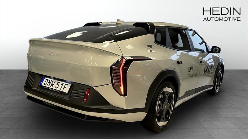 Begagnad Kia EV4 Plus 150 kW (204 HK) 2025 Grå Halvkombi