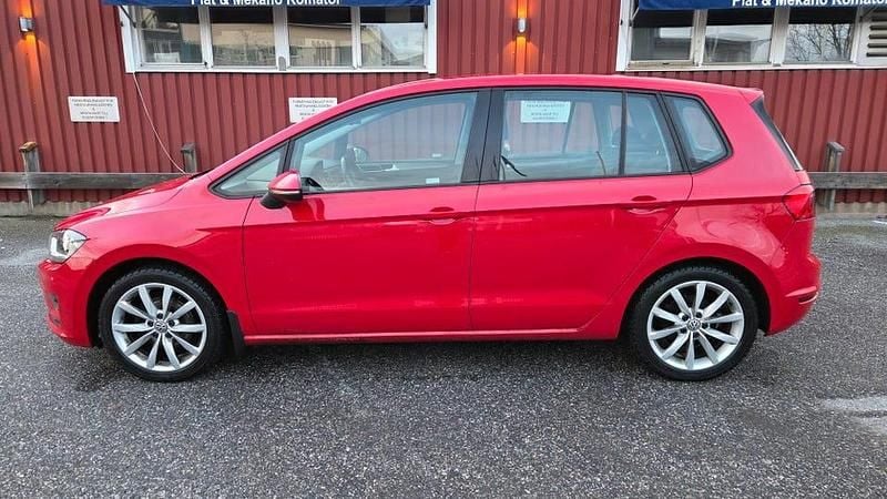 Begagnad VW Golf VII 110 HK (80 kW) 2015 Halvkombi