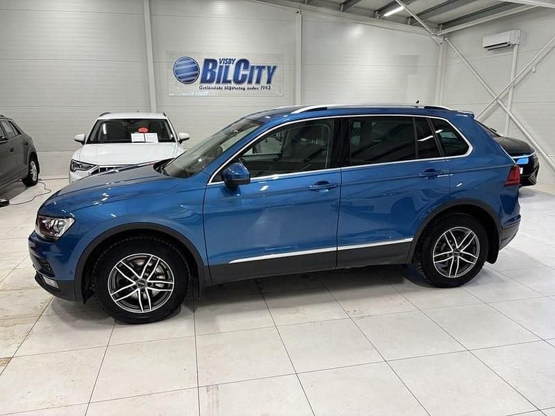 Blå Begagnad 2019 VW Tiguan SUV | 259 000 kr (Marknadspris) - Bild 1/4