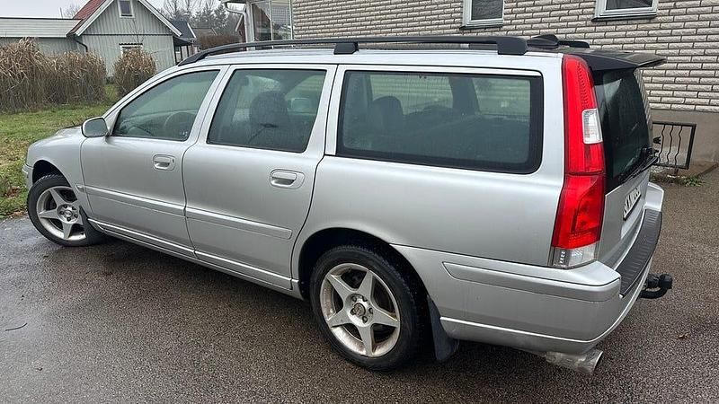 Begagnad 2002 Volvo V70 Kombi | 15 000 kr (Marknadspris) - Bild 1/4
