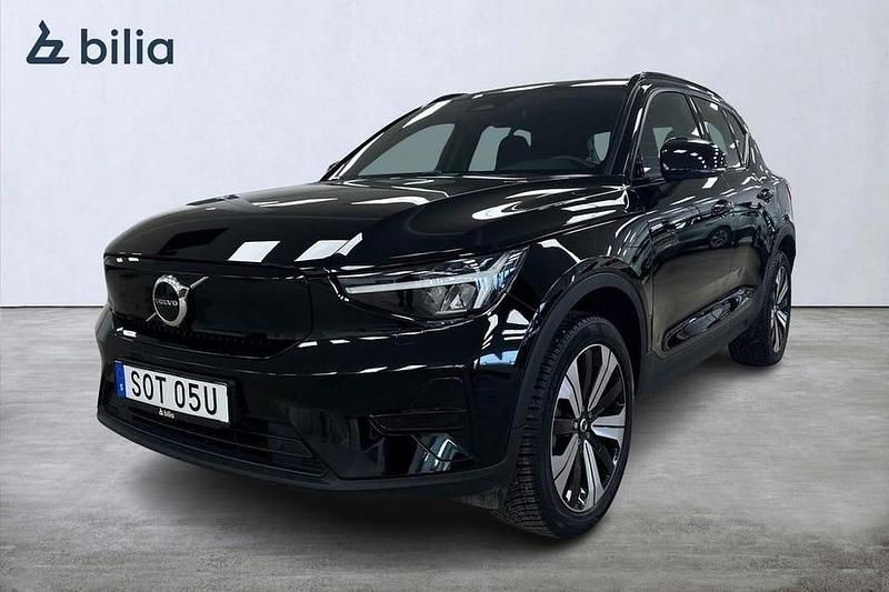 Svart Begagnad 2023 Volvo XC40 Core SUV | 334 900 kr - Bild 1/4
