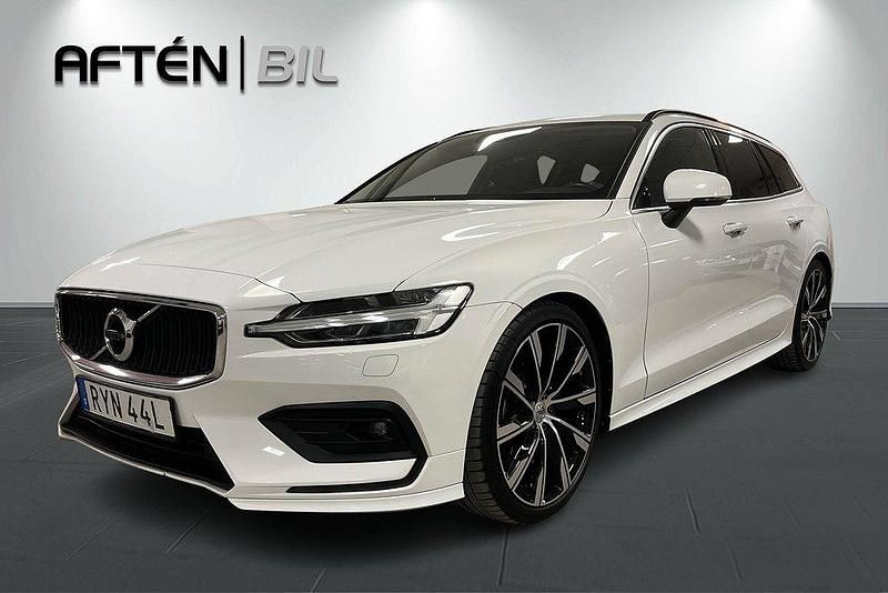 Vit Begagnad 2021 Volvo V60 Momentum Kombi | 269 800 kr (Marknadspris) - Bild 1/3
