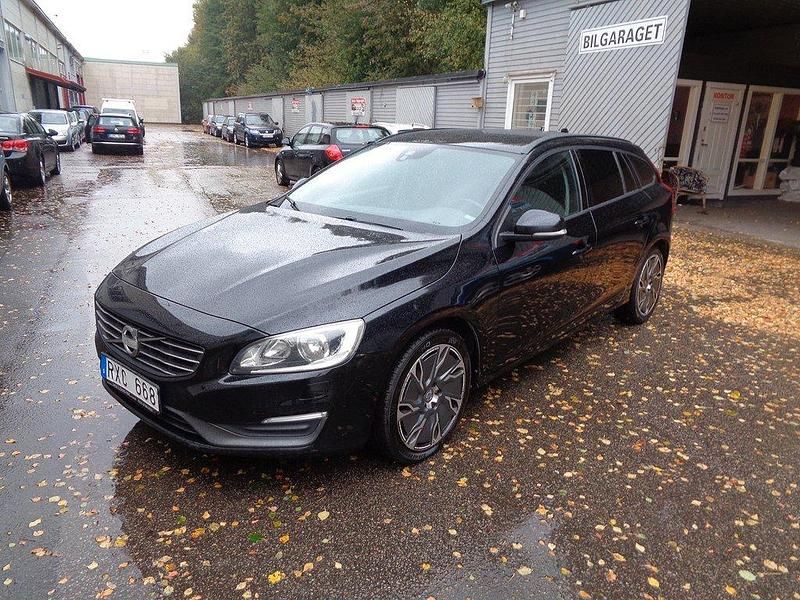 Begagnad Volvo V60 Kinetic 116 HK (85 kW) 2013 Svart Kombi