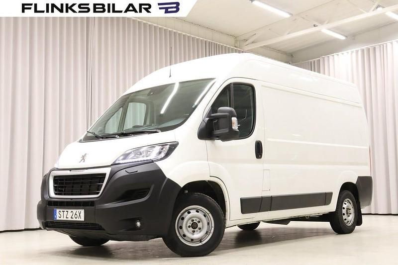 Vit Begagnad 2019 Peugeot Boxer Van | 209 700 kr (Bra pris) - Bild 1/4