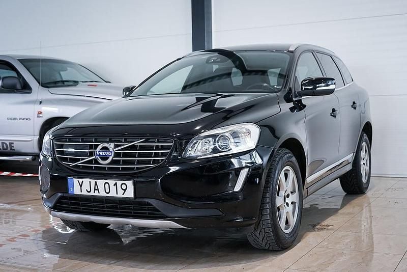 Begagnad Volvo XC60 Standard 190 HK (139 kW) 2016 Svart SUV