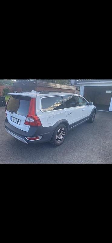 Begagnad Volvo XC70 Summum 163 HK (119 kW) 2013 Vit SUV