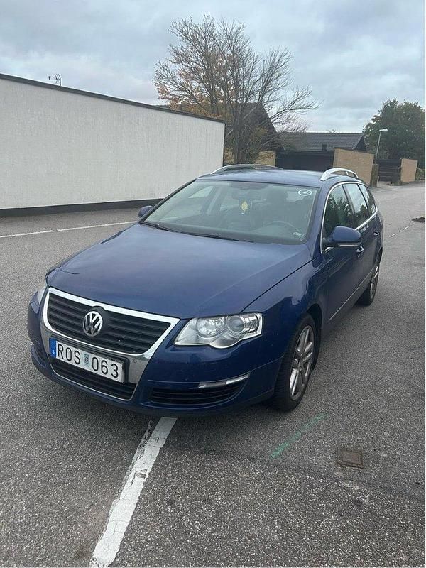 Blå Begagnad 2010 VW Passat Sportline Kombi | 38 000 kr (Bra pris) - Bild 1/4