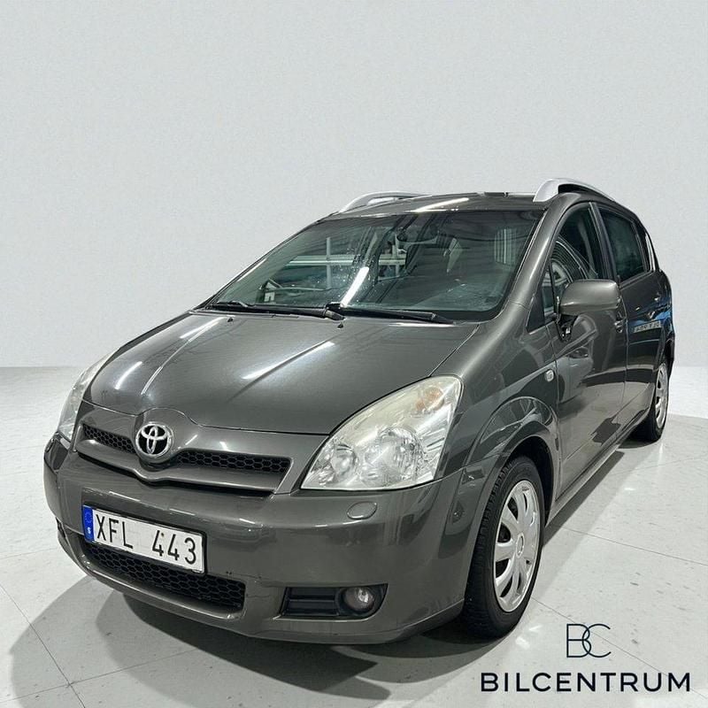 Grå Begagnad 2005 Toyota Corolla Verso Minibuss | 32 900 kr (Marknadspris) - Bild 1/4