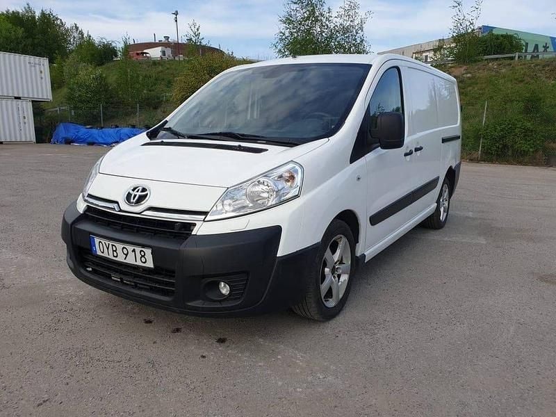 Vit Begagnad 2015 Toyota Proace Minibuss | 89 900 kr (Dyr) - Bild 1/4