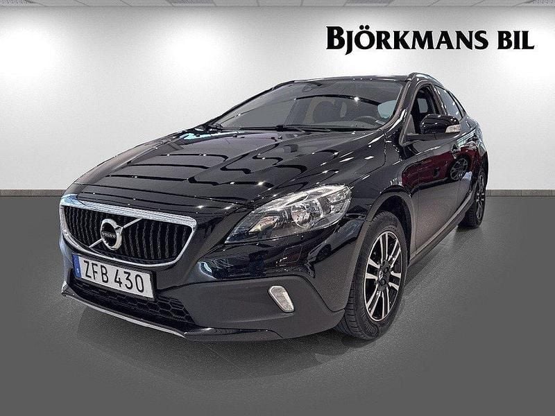 Svart Begagnad 2018 Volvo V40 CC Kombi | 169 000 kr (Marknadspris) - Bild 1/4