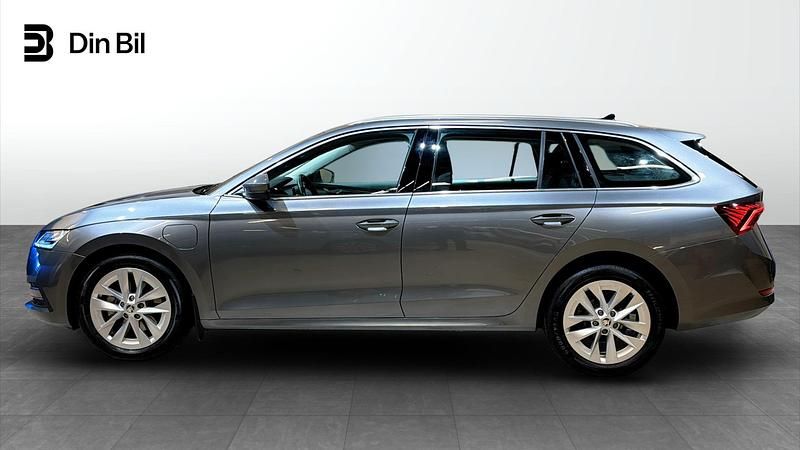 Begagnad Skoda Octavia Style 150 HK (110 kW) 2024 Grå Kombi