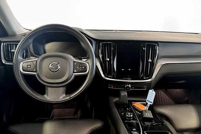 Begagnad Volvo V60 341 HK (250 kW) 2022 Vit Kombi