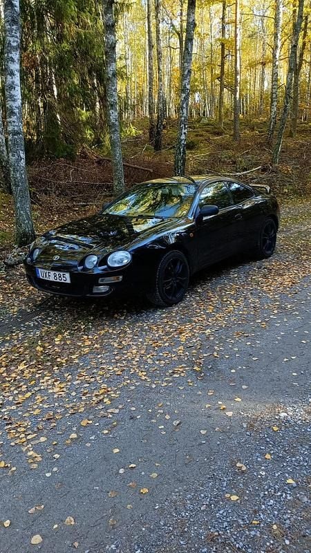 Svart Begagnad 1997 Toyota Celica Sportkupé | 60 000 kr - Bild 1/4