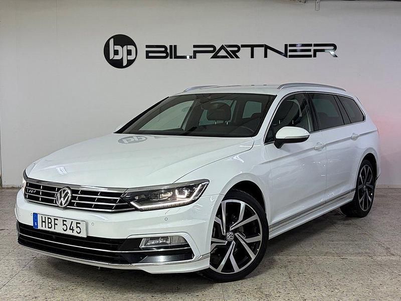 Vit Begagnad 2018 VW Passat GT Kombi | 169 900 kr (Marknadspris) - Bild 1/4