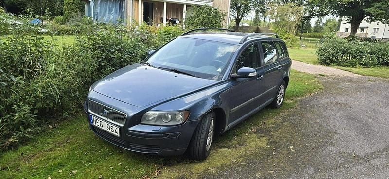 Blå Begagnad 2007 Volvo V50 Kinetic Kombi | 14 000 kr (Marknadspris) - Bild 1/3