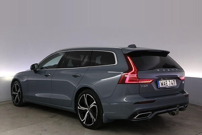 Begagnad Volvo V60 Ultimate 257 HK (189 kW) 2022 Grå Kombi
