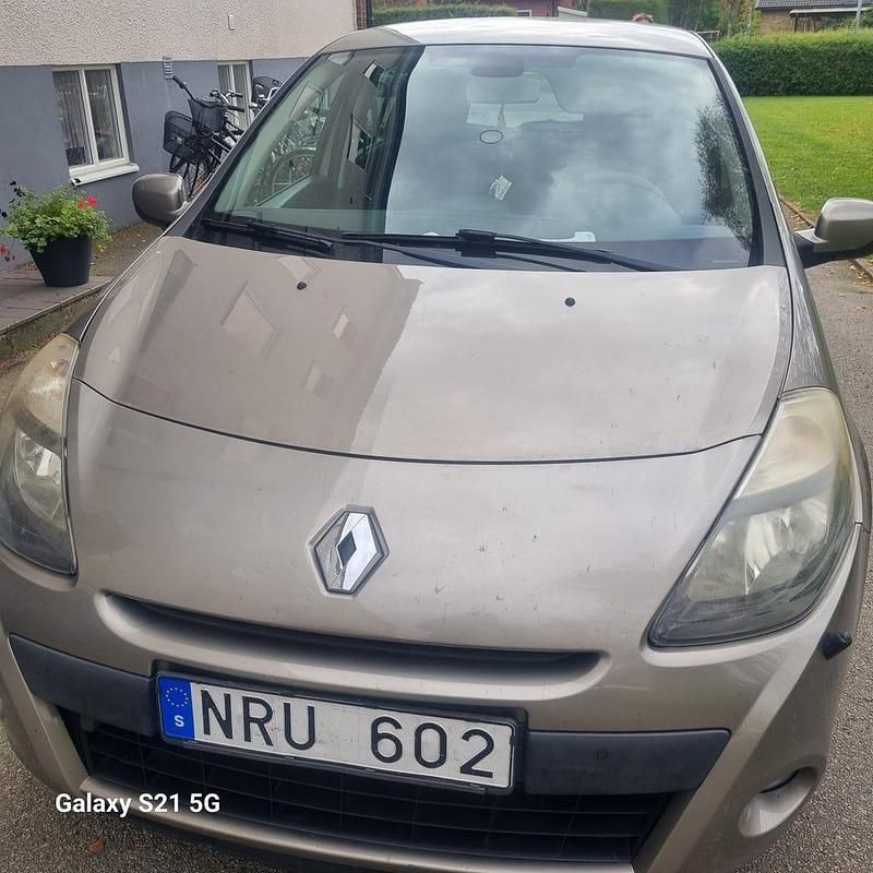 Begagnad 2010 Renault Clio R.S. Halvkombi | 20 000 kr (Bra pris) - Bild 1/4