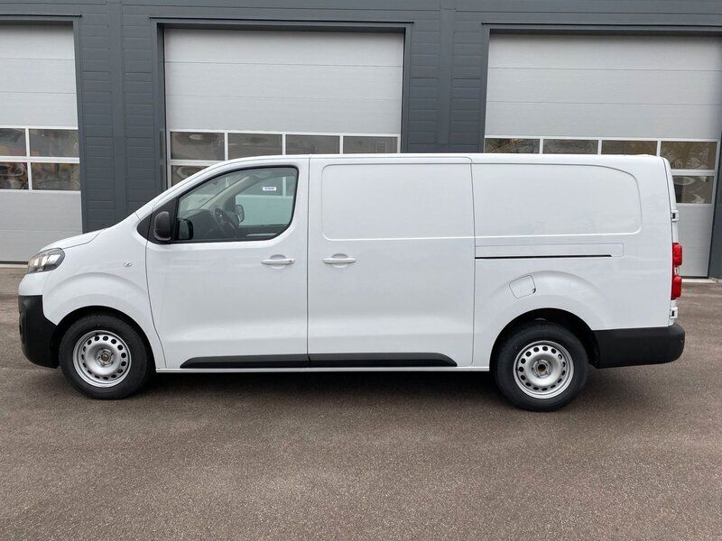Vit Begagnad 2023 Fiat Scudo Minibuss | 549 875 kr - Bild 1/4