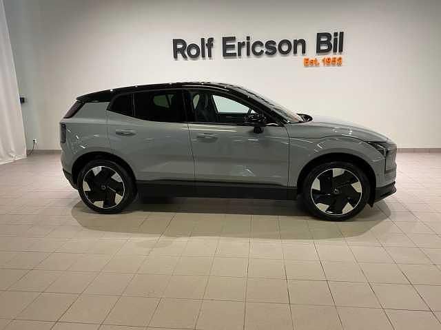 Grå Begagnad 2024 Volvo EX30 Ultra SUV | 399 500 kr - Bild 1/4