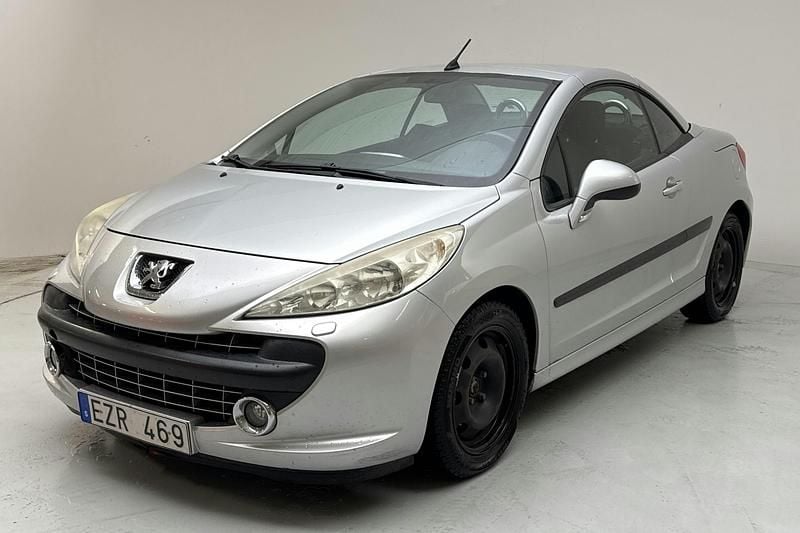 Ljusgrå Begagnad 2007 Peugeot 207 CC Cab | 44 000 kr (Marknadspris) - Bild 1/4
