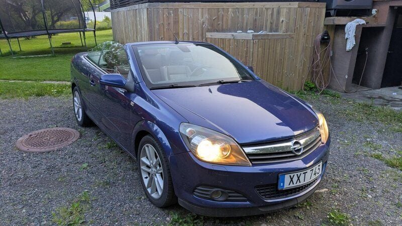 Blå Begagnad 2006 Opel Astra Cabriolet Cab | 38 000 kr - Bild 1/4