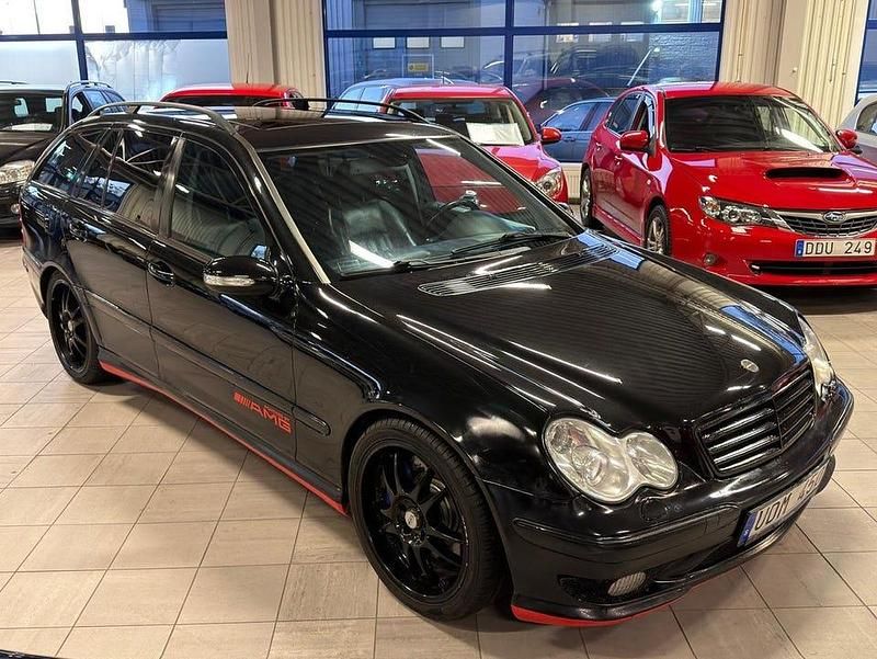 Begagnad Mercedes C32 AMG Avantgarde 354 HK (260 kW) 2002 Svart Kombi