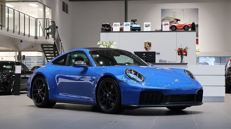 Blå Begagnad 2024 Porsche 911 Sportkupé | 2 111 500 kr - Bild 1/4