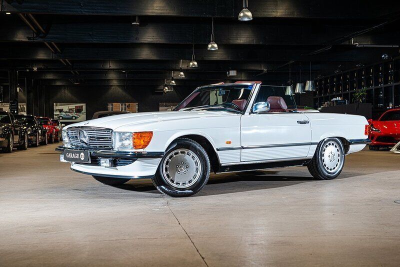 Begagnad 1988 Mercedes SL300 Cab | 499 300 kr - Bild 1/4