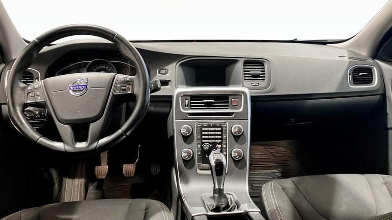 Begagnad Volvo V60 152 HK (111 kW) 2017 Vit Kombi