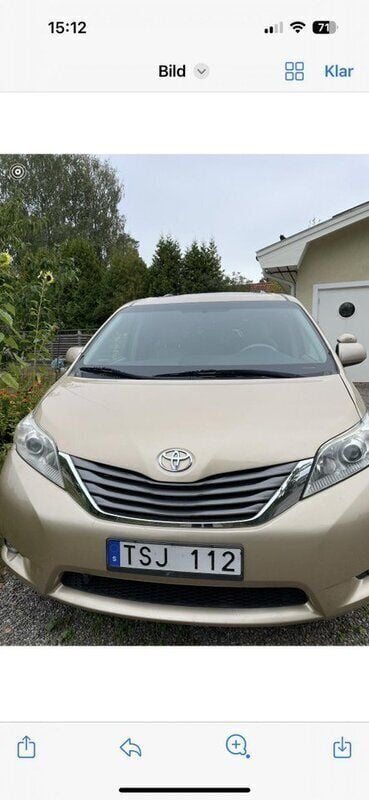 Brun Begagnad 2011 Toyota Sienna Minibuss | 167 000 kr - Bild 1/4