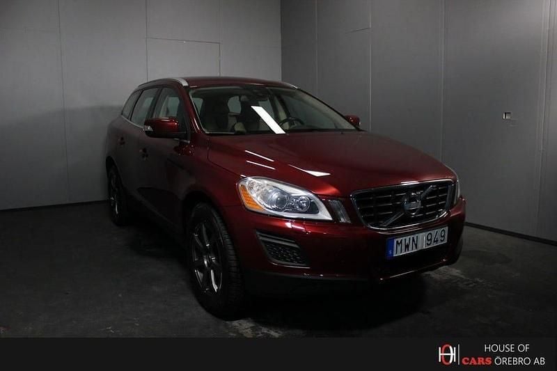 Röd Begagnad 2013 Volvo XC60 Summum SUV | 149 900 kr (Bra pris) - Bild 1/4