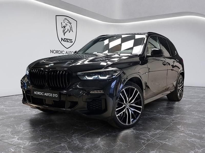 Svart Begagnad 2019 BMW X5 M Sport SUV | 639 900 kr (Marknadspris) - Bild 1/4