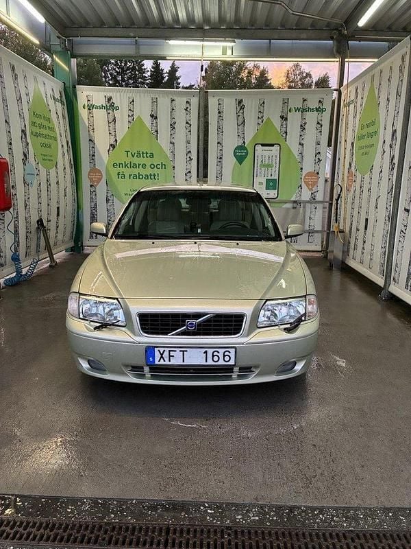 Brun Begagnad 2006 Volvo S80 Sedan | 38 499 kr (Bra pris) - Bild 1/4